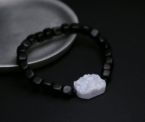 Image of 微風山與檀 | A. B.