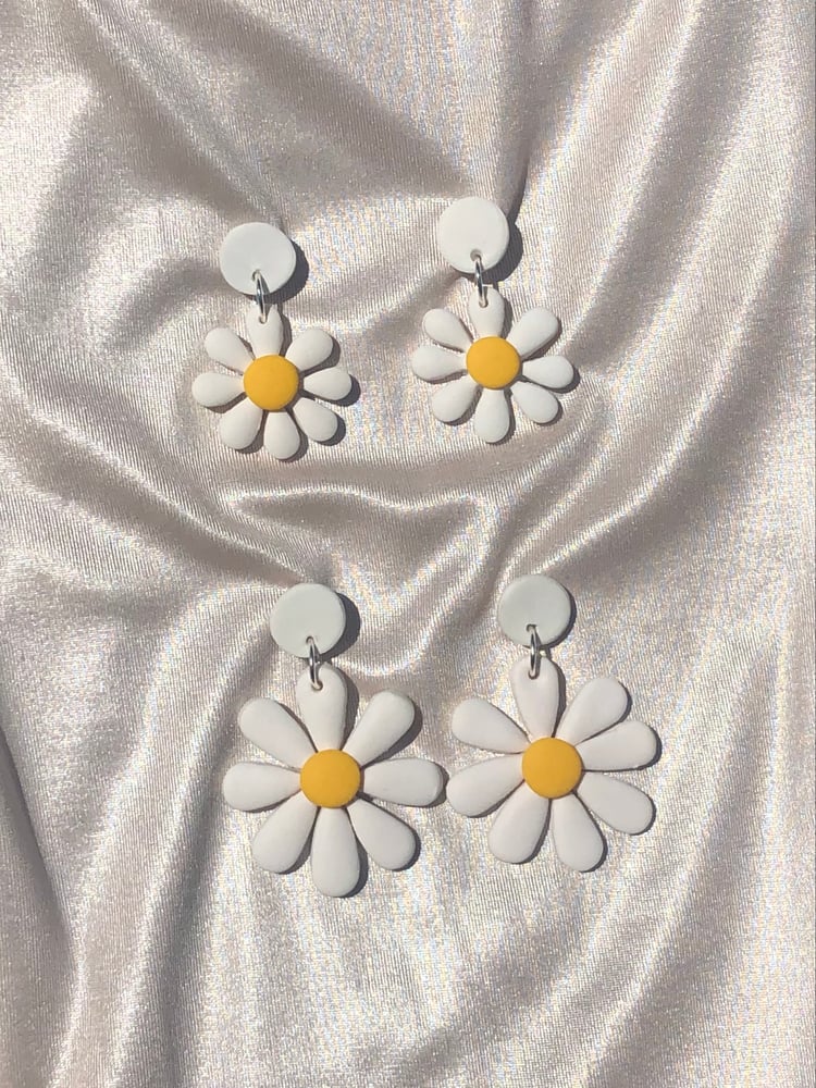 Image of Daisy earrings