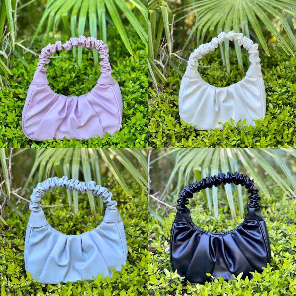 Image of “Ruffles” Lengthy Lady Bags