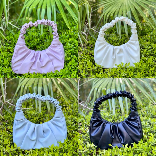 Image of “Ruffles” Lengthy Lady Bags