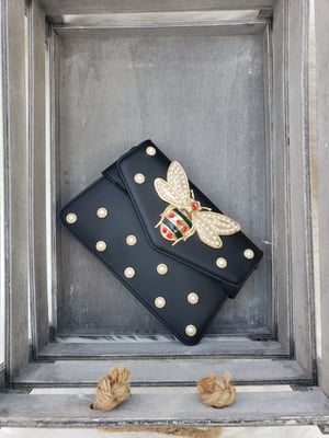 Image of Bumblebee Clutch 