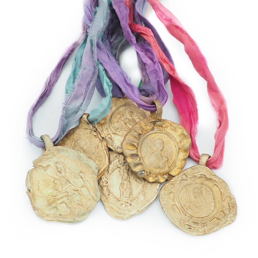 Image of Medalla de la Virgen de Guadalupana pequeña