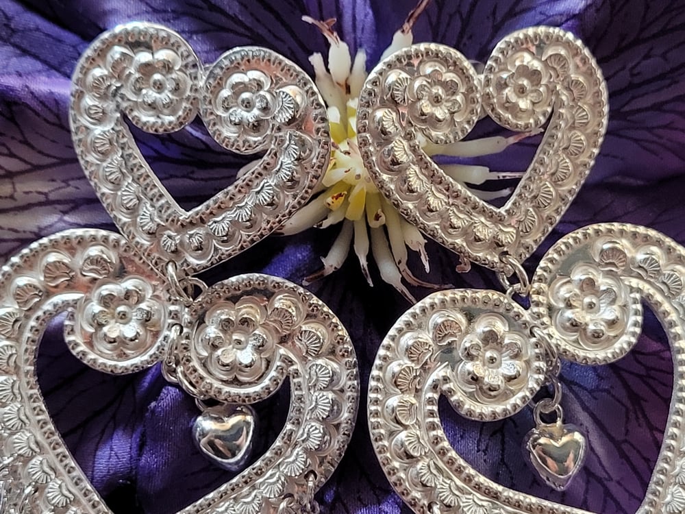 PH039 Embossed Heart Chandelier Earrings