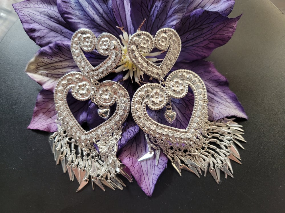 PH039 Embossed Heart Chandelier Earrings