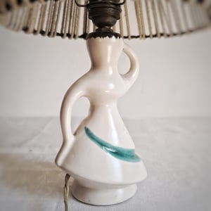 Ancienne lampe femme en céramique 1950