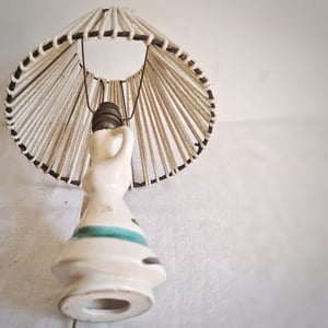 Ancienne lampe femme en céramique 1950