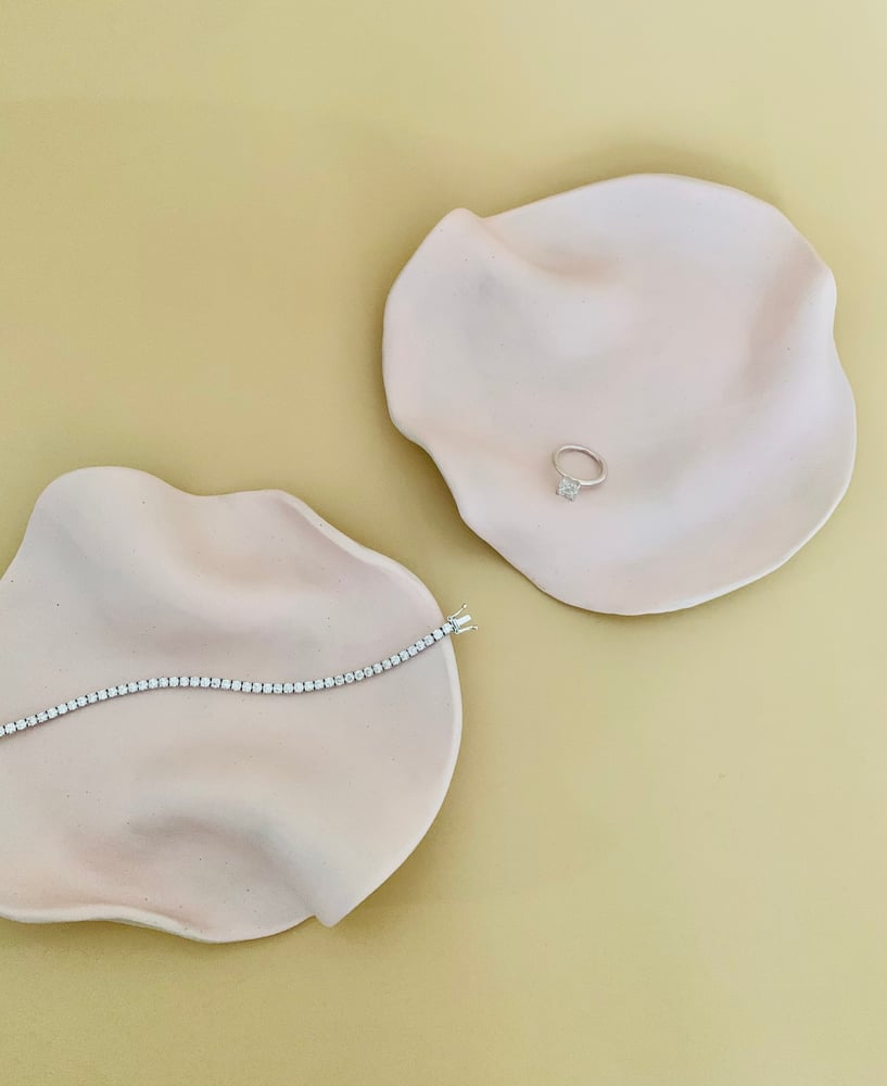 Image of FLOW Ceramic Catchalls 