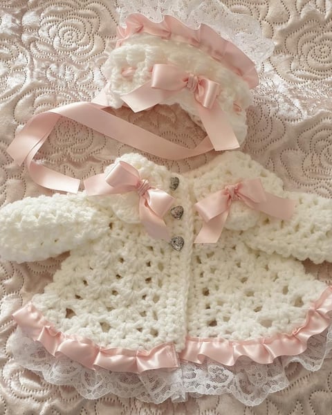 Image of Beautiful bow Cardi bonnet