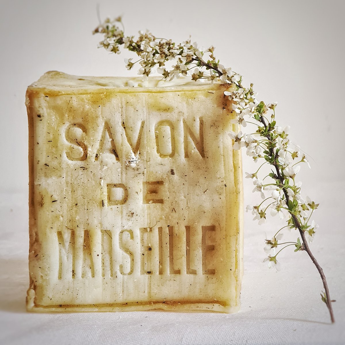 Savon De Marseille Le S rail 1000 Grammes La Grabotte savon-de-marseille-le-s-rail-1000-grammes-la-grabotte