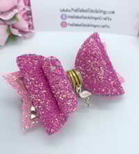 Image 1 of Flamingo charm bow