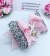 Princess carriage charm bow 