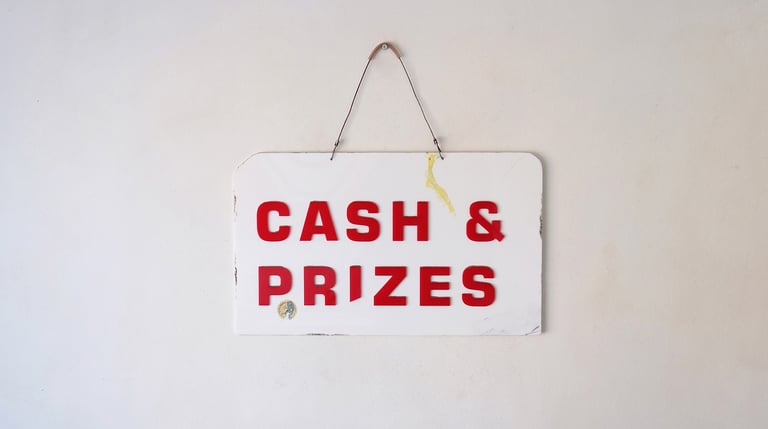 ‘Cash & Prizes’ - Hanging Signage