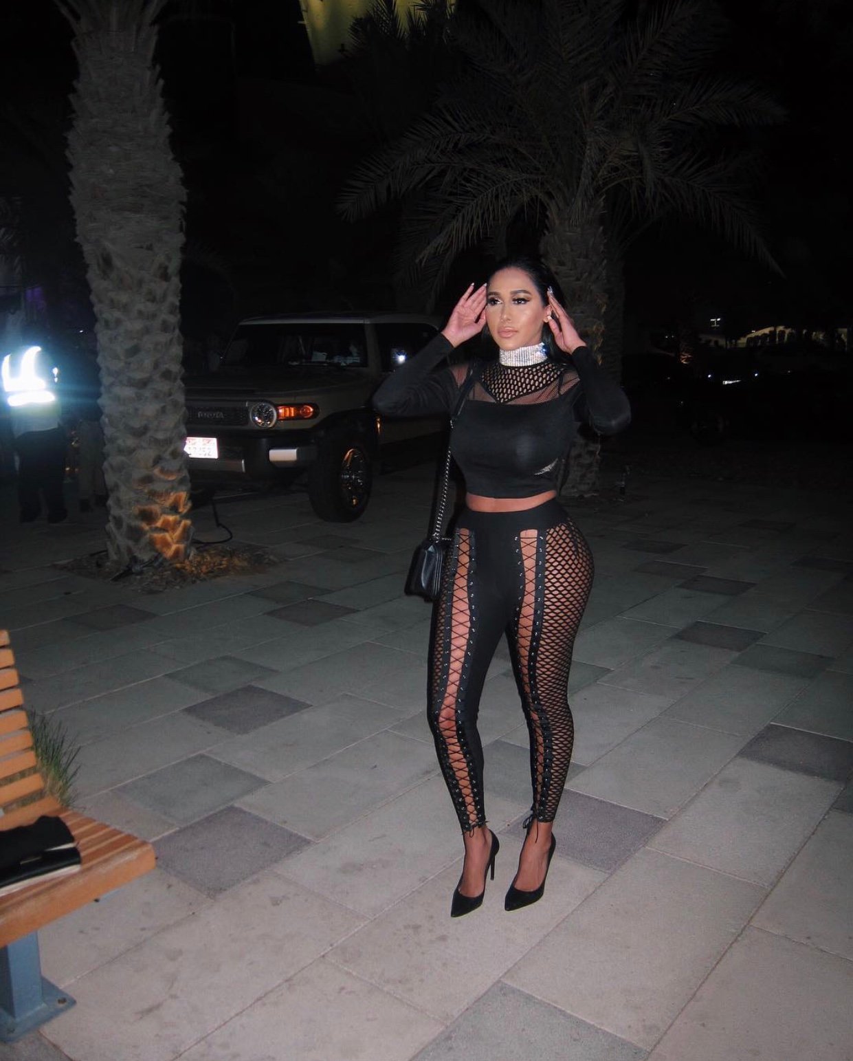 Image of BLACK MESH LACE-UP LEGGINGS & CROP TOP (MEDIUM)
