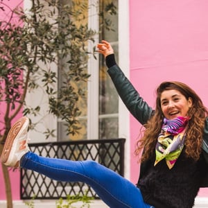 Image of FUCHSIA SAUVAGE, Le Foulard (carré en soie de 90/90cm) 