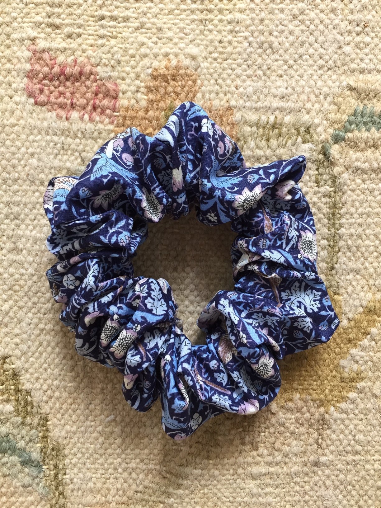 Image of Scrunchies * Birds and strawberries * Blue