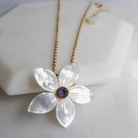 Image 4 of White Gardenia Necklace - Mother of Pearl