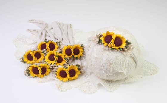 Image of Sunflowers Tieback