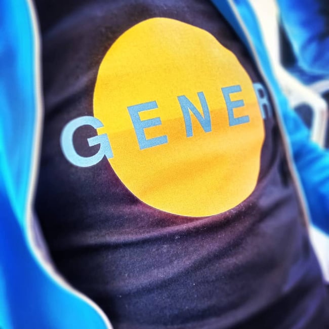 GENER - CAMISETA 'ESTO NO ES UN DISCO DE GENER'