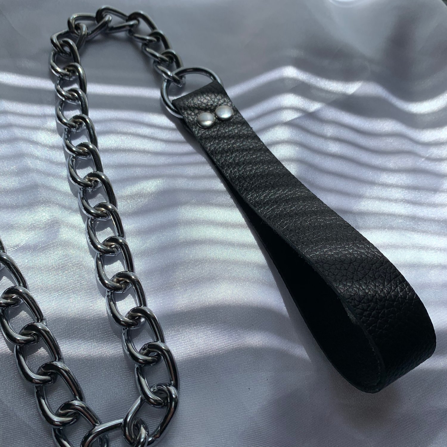 Image of Chain Leash