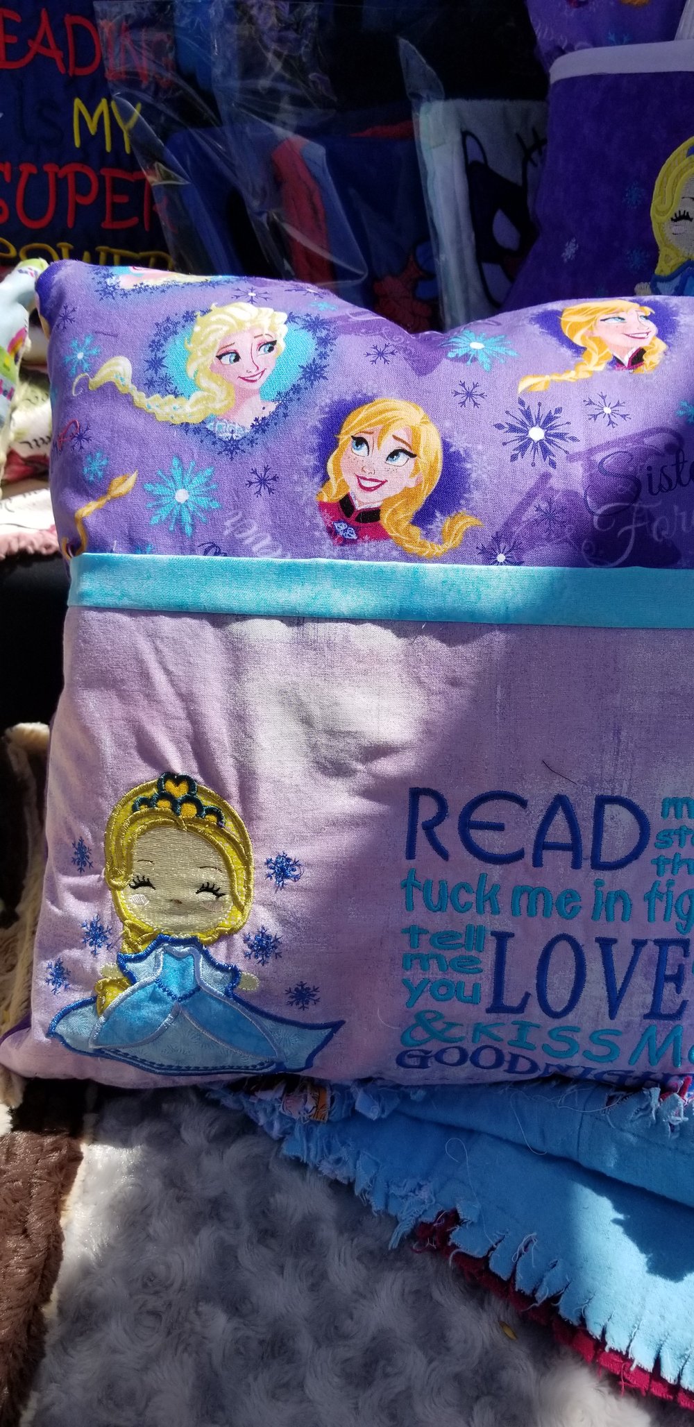 Image of Elsa pocket pillow