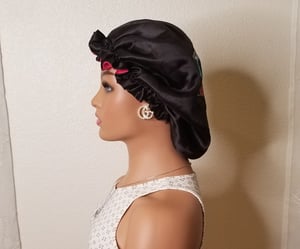 SATIN REVERSIBLE BONNET 