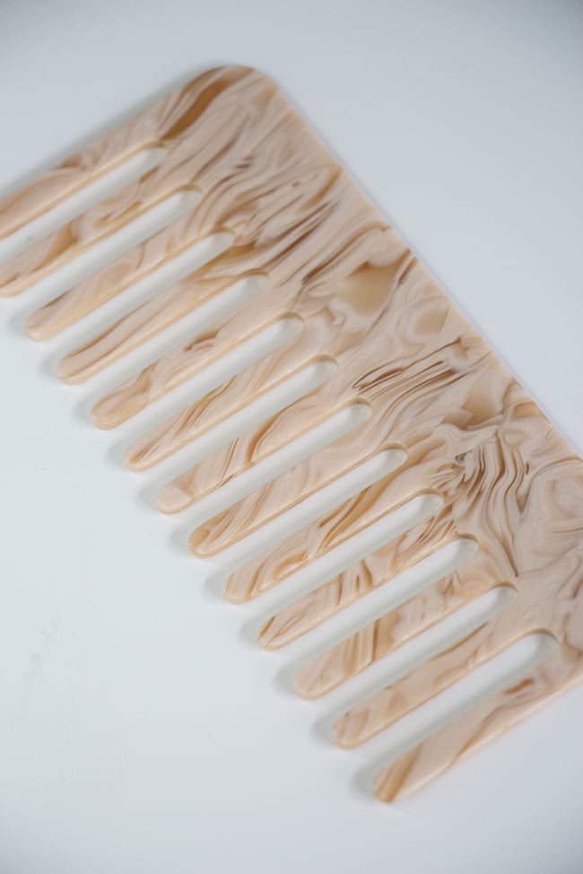 MARBLE WIDE TOOTH COMB