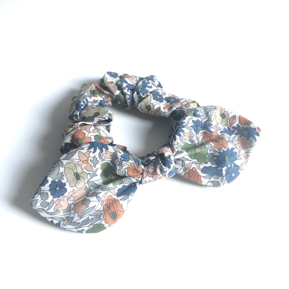 Image of Liberty Knot Bow Scrunchie #5