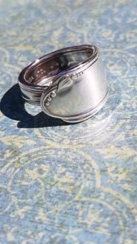 Image 1 of Delicate Leaves Ring