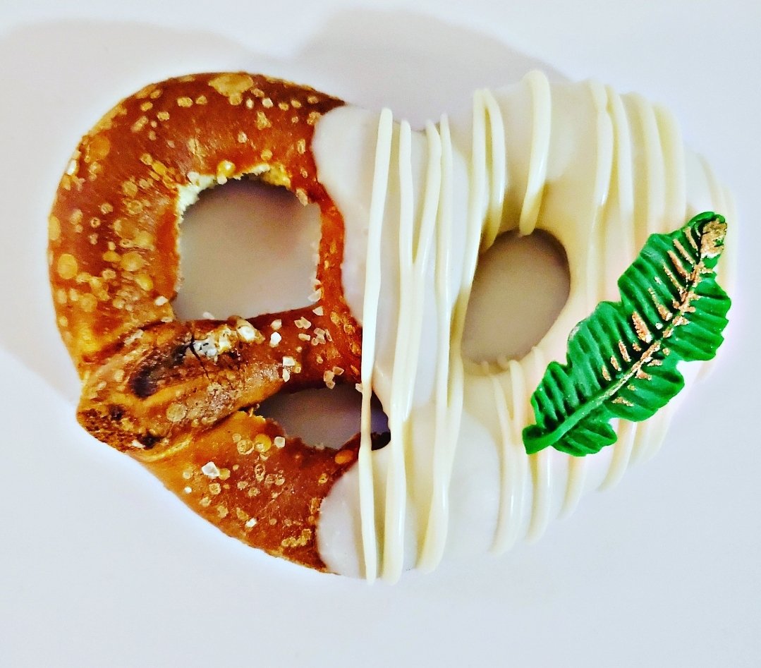 Pretzel Bows