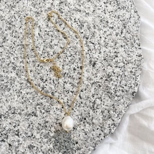 Image of GOLD PEARL NECKLACE