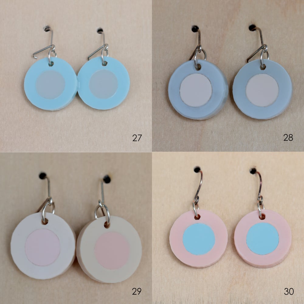 Image of LASERED ACRYLIC EARRINGS ROUND