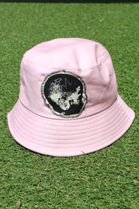 Image of masterminds bucket hat in pink 