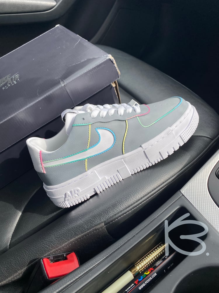 Image of Nike Air Force 1 Pixel x KylieBoon ”Grey Oil Spill Outlines”