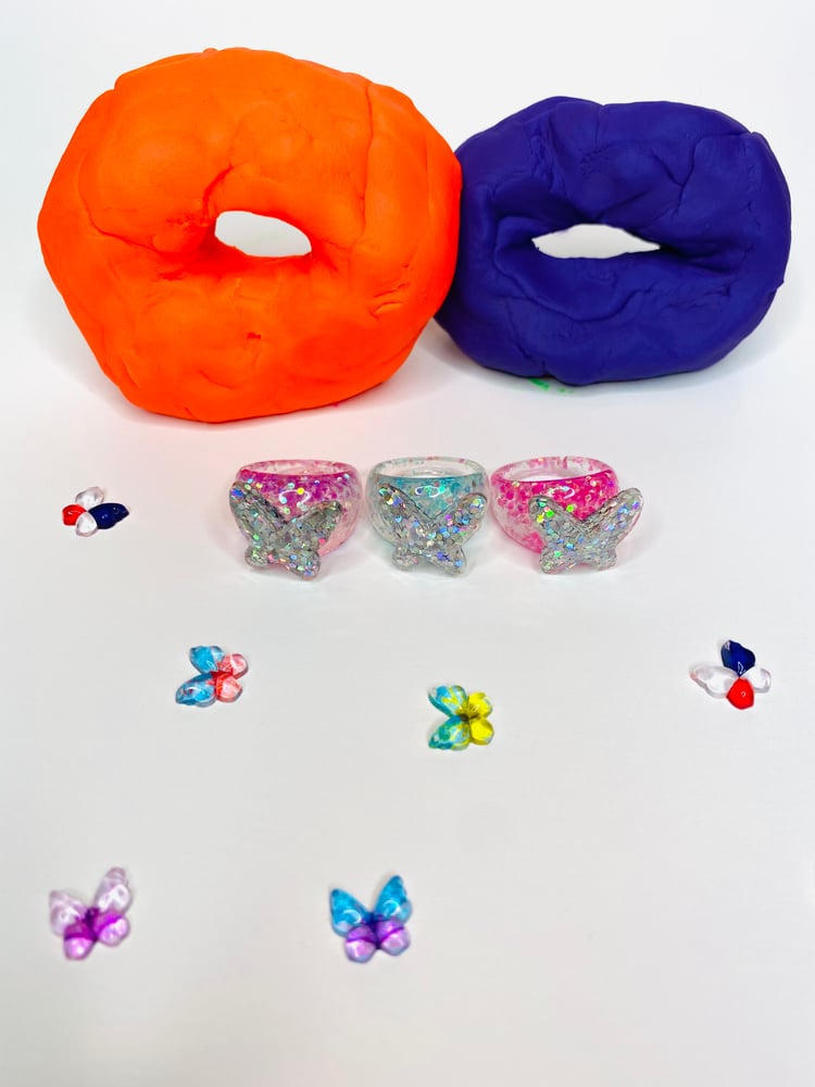 Image of Glitter Butterfly Bubble Ring 