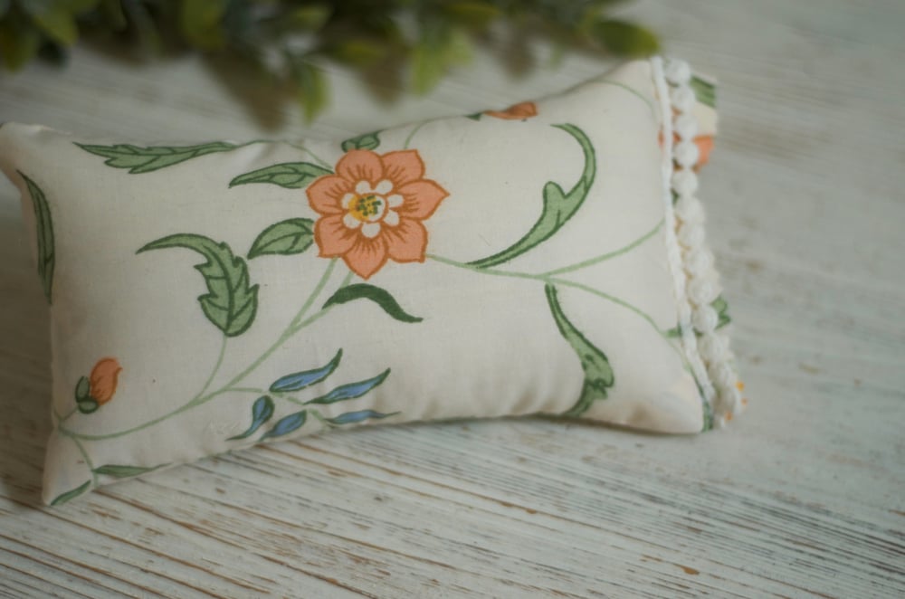 Image of Lia ( Floral pillow)