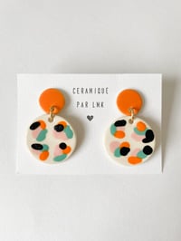 Paire de boucles d’oreilles céramique BOURRACHES rose / orange / turquoise / noir