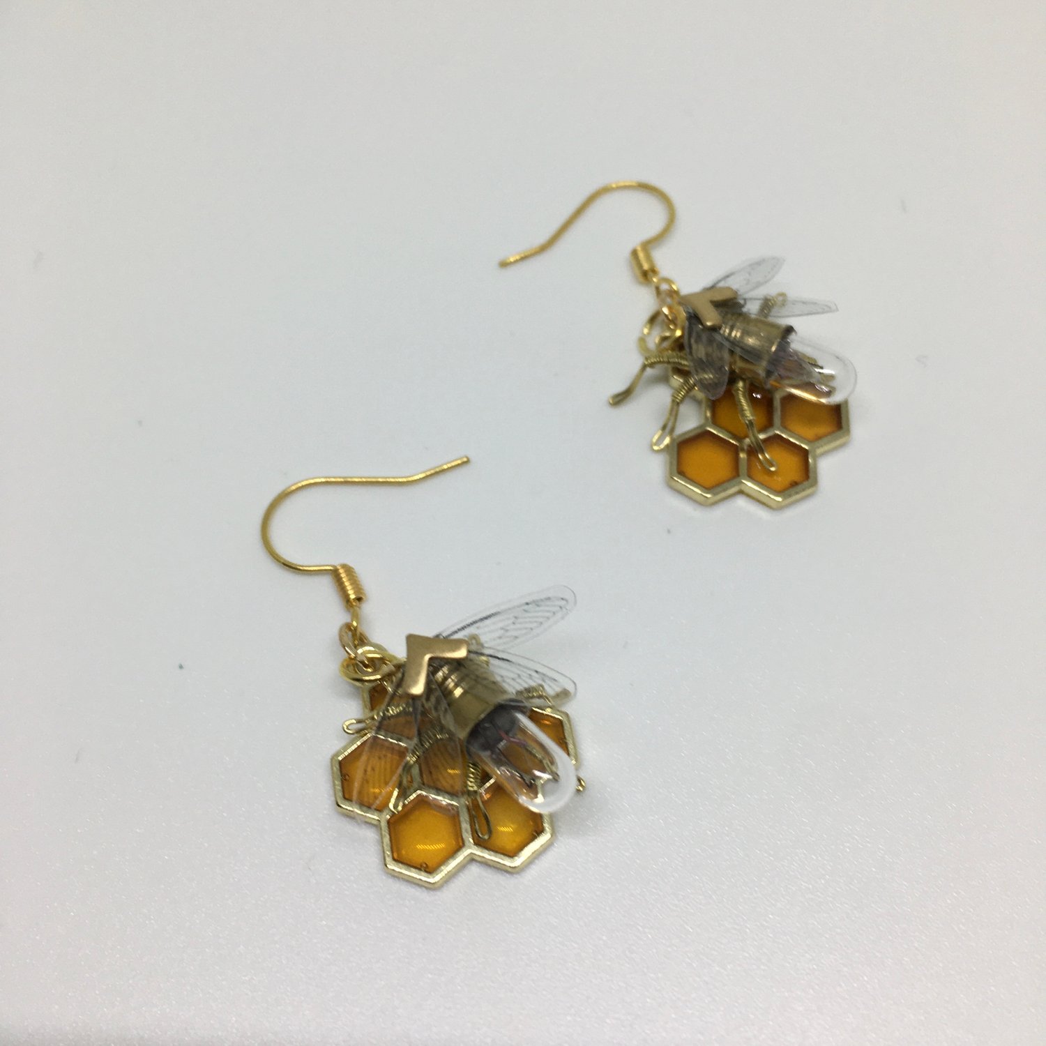 Steampunk earrings - Resin and Honeycomb bee - Handmade Tiny Bee Lightbulb Earrings