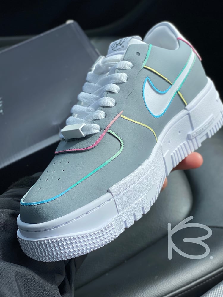 Image of Nike Air Force 1 Pixel x KylieBoon ”Grey Oil Spill Outlines”