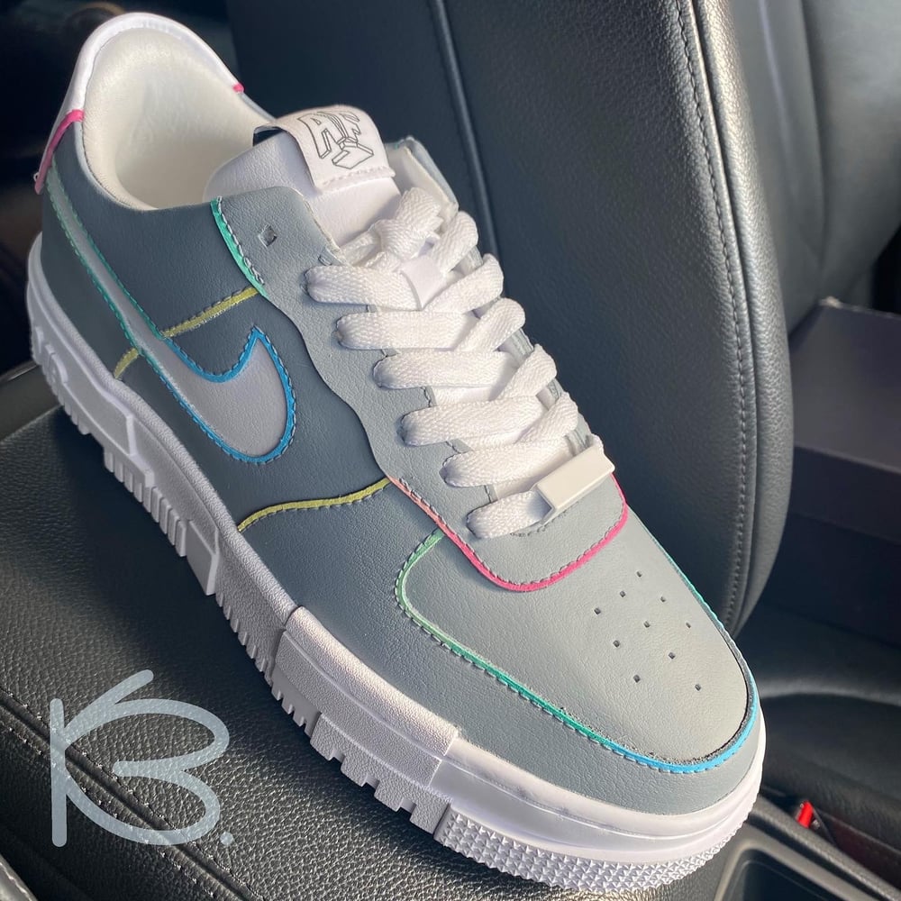 Image of Nike Air Force 1 Pixel x KylieBoon ”Grey Oil Spill Outlines”