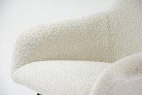 Image 4 of Fauteuils Coquilles carrées bouclette crème