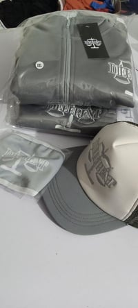 GREY "DIFFERENT" BUNDLE PACKAGE