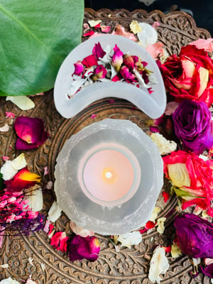 Image of Selenite t-light holder 