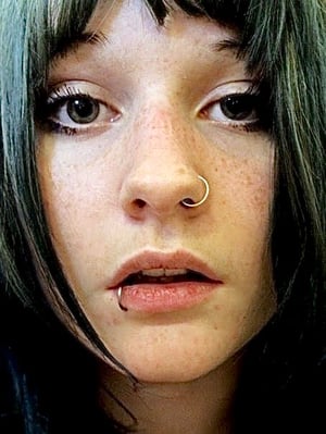 SIDE LABRET PIERCING SERVICES