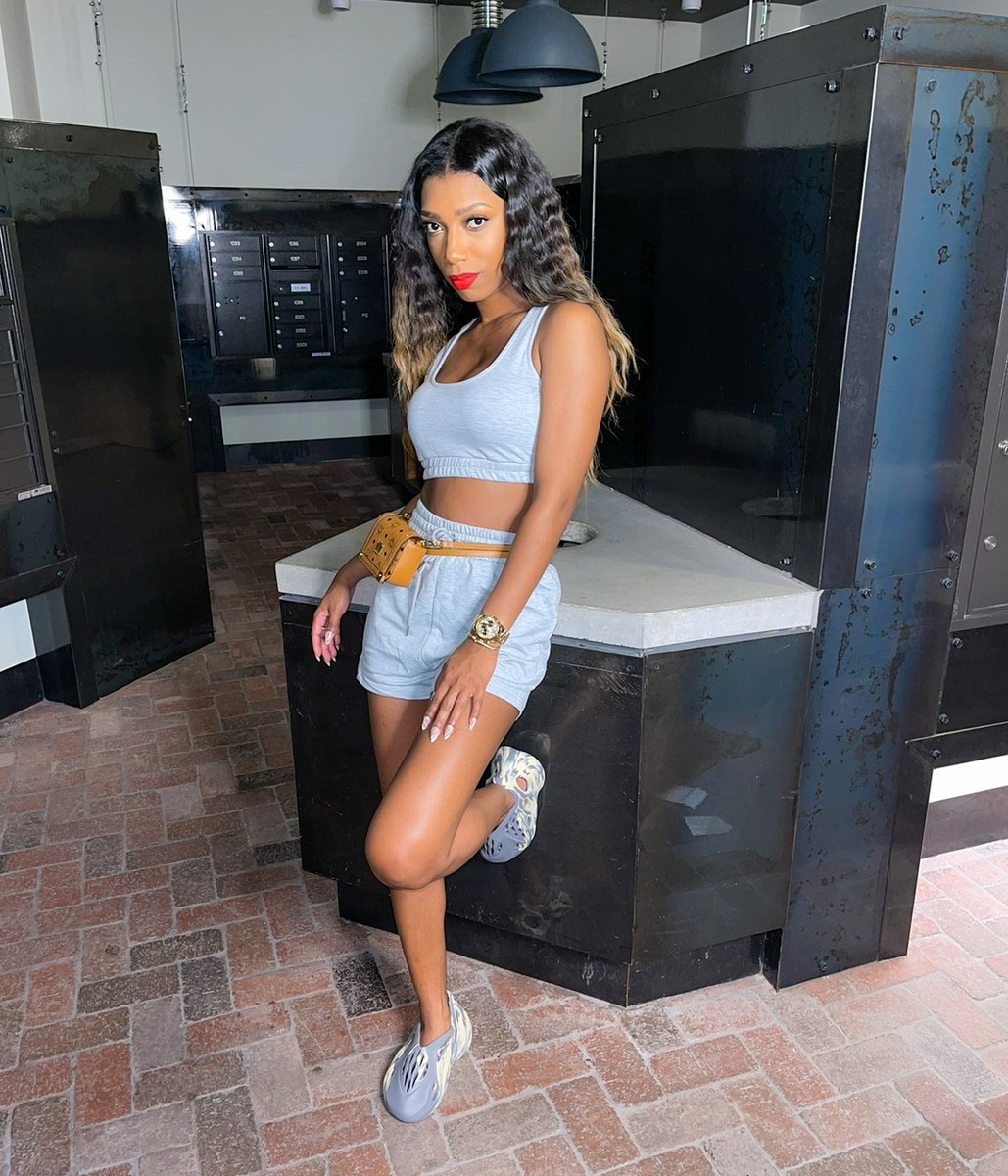 grey jogger short