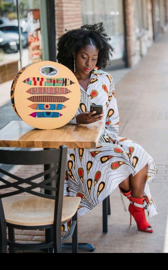 Image of Yellow round 'Ma' purse