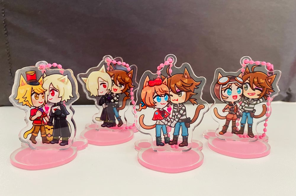 IDV: Pairing Charm Standees