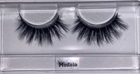Image 1 of Modelo