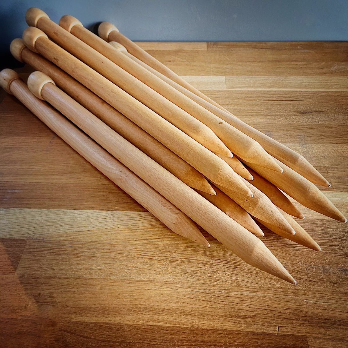 Knitting Olannmor Shop chunky knit kits for blankets, scarves and wreaths