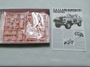 Image of TAMIYA 1/35 S.A.S.LAND ROVER PINK PANTHER 35076 MILITARY MINIATURE SERIES NO.76 