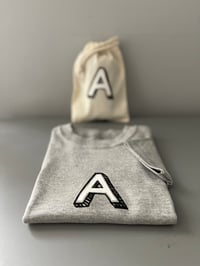Image 1 of Mee-Shirt  